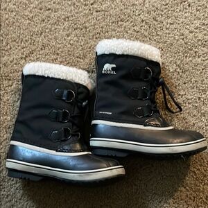 Sorel Black Boots with White Fur Lining